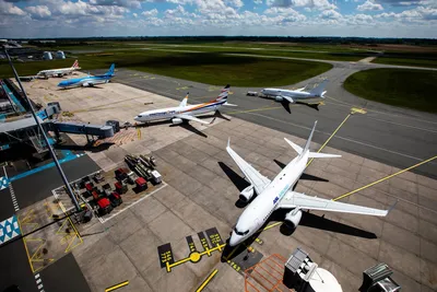Terminal de l'aéroport Aéroport de Lille-Lesquin, LIL