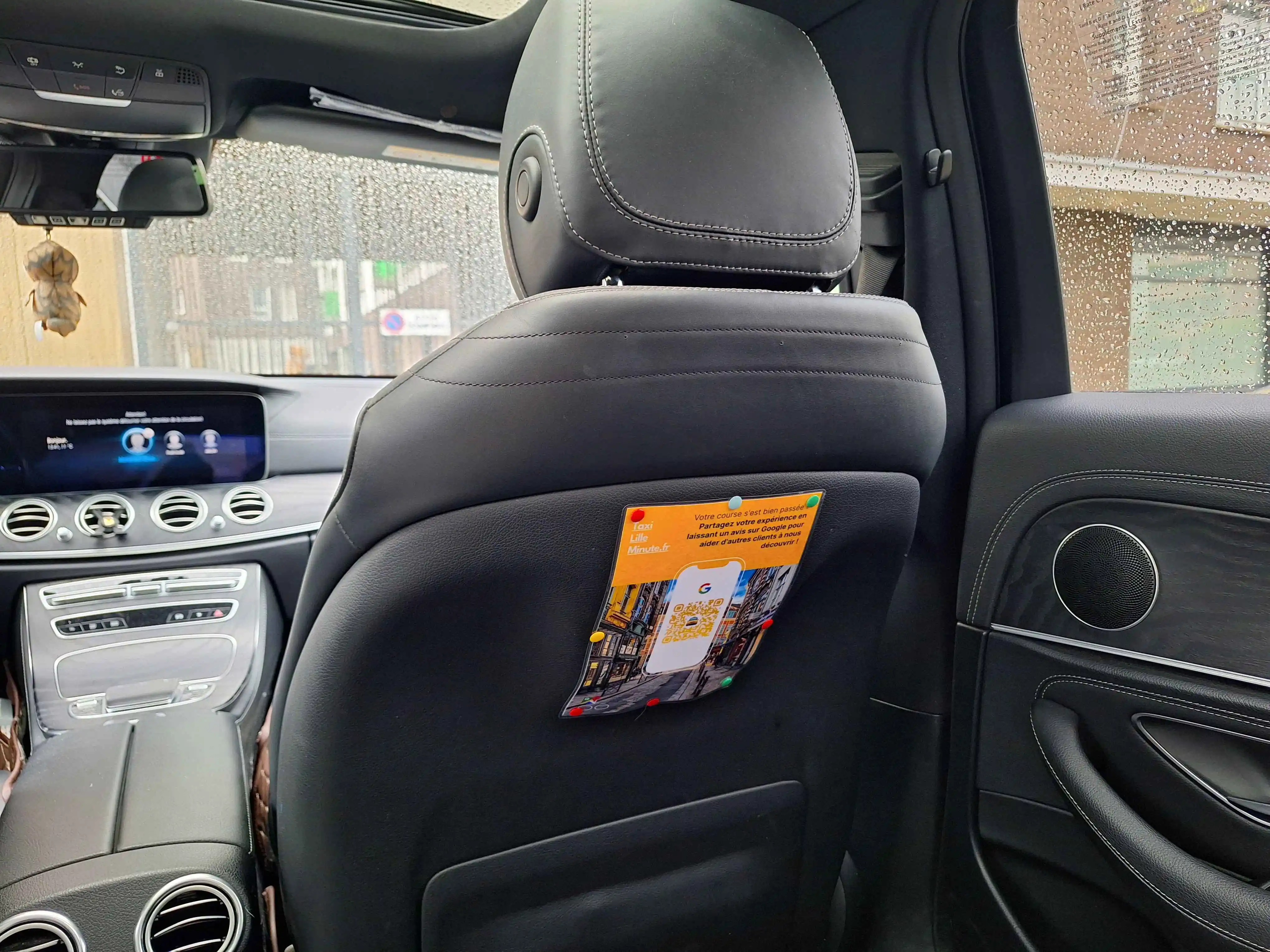 Confort et espace dans mon taxi Intérieur confortable d'un taxi